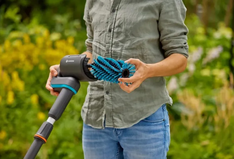 AQUABRUSH 18V PATIO
