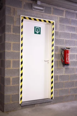 Bande de signalisation Jaune/Noir 33 m x 50 mm lisse MOTTEZ