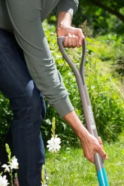 Bêche à bord droit NatureLine 117 cm GARDENA