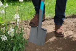Bêche à bord droit NatureLine 117 cm GARDENA