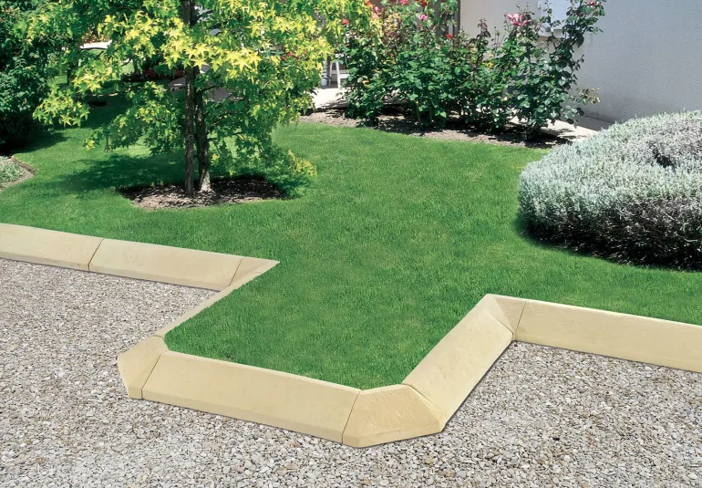 Bordure trottoir angle extérieur ton pierre