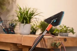 Brosse à manche dure flex Cleansystem surfaces résistantes