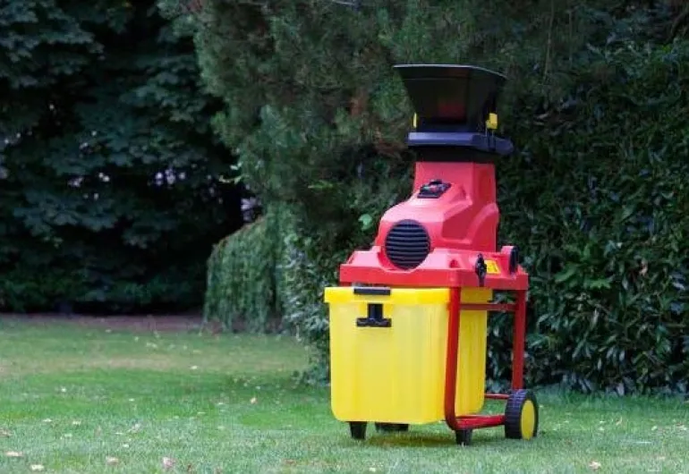 Broyeur de végétaux BVL28 Ø45 mm 2,8 kW OUTILS WOLF