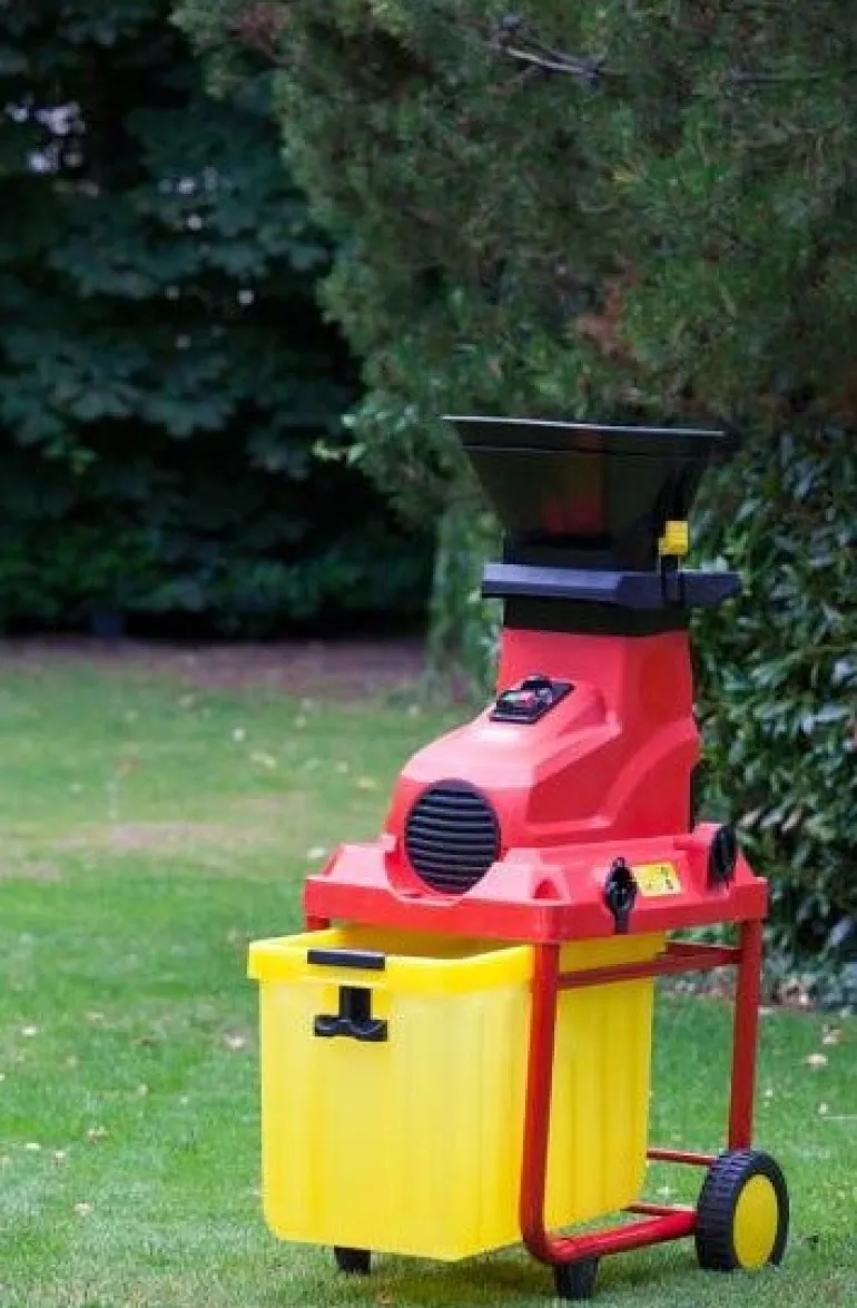 Broyeur de végétaux BVL28 Ø45 mm 2,8 kW OUTILS WOLF