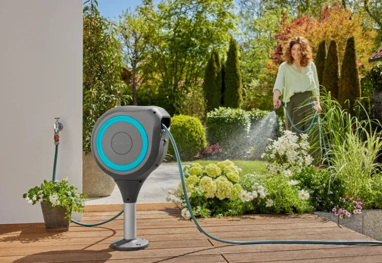 Dévidoir auto pour terrasse RollUp M 20m bleu GARDENA