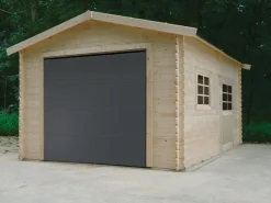 Garage Trad. en bois blanc à porte sectionnelle 18,19 m²