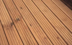 Lame de terrasse en pin traité 2,5m