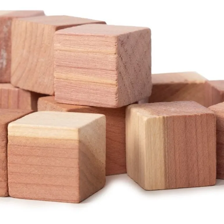 Lot de 16 cubes antimites en cède naturel Oregon