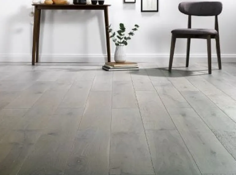 Parquet contrecollé Homflor 3 frises Chêne Titane 1,499m²