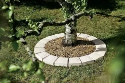 Pavé tour d'arbre pierre L.17 x l.13 x ép.4,5 cm (unité)