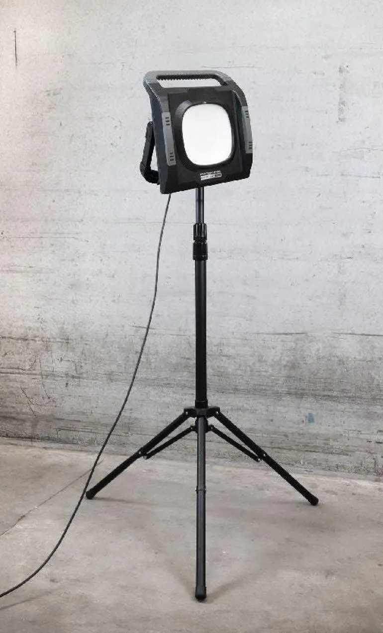 Projecteur LED de chantier pro 100W - 10 800 lm - IP54