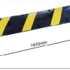 Ralentisseur monobloc avec fixations asphalte 1,83 x 0.3 m