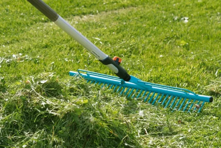 Râteau à gazon combisystem 60 cm GARDENA