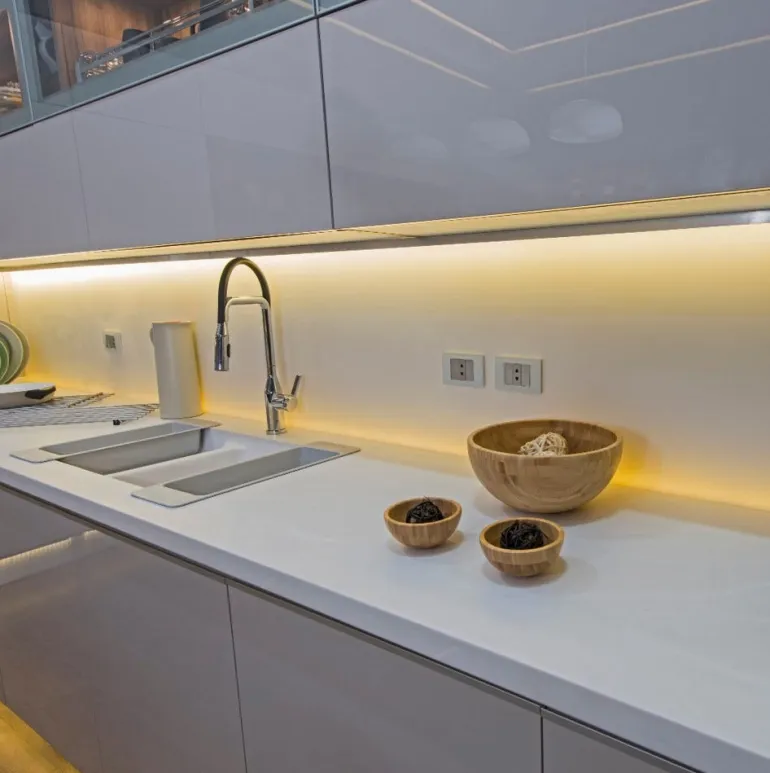 Ruban LED 2m connecté Kozii IP65 blanc 220lm 6W blanc