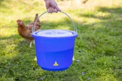 Seau abreuvoir pour volaille bleu transparent 12L KERBL