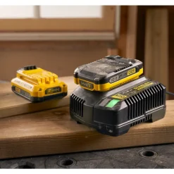 Starter kit chargeur V20 2A + 2 batteries 18V 2Ah STANLEY
