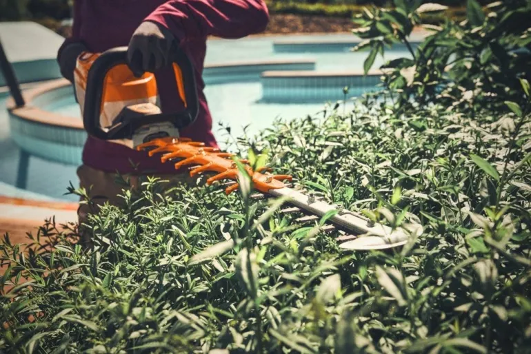 Taille-haie à batterie HSA 140 R 75cm (produit seul) STIHL