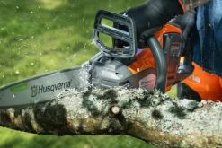 Tronçonneuse à batterie 215i + batterie + chargeur HUSQVARNA